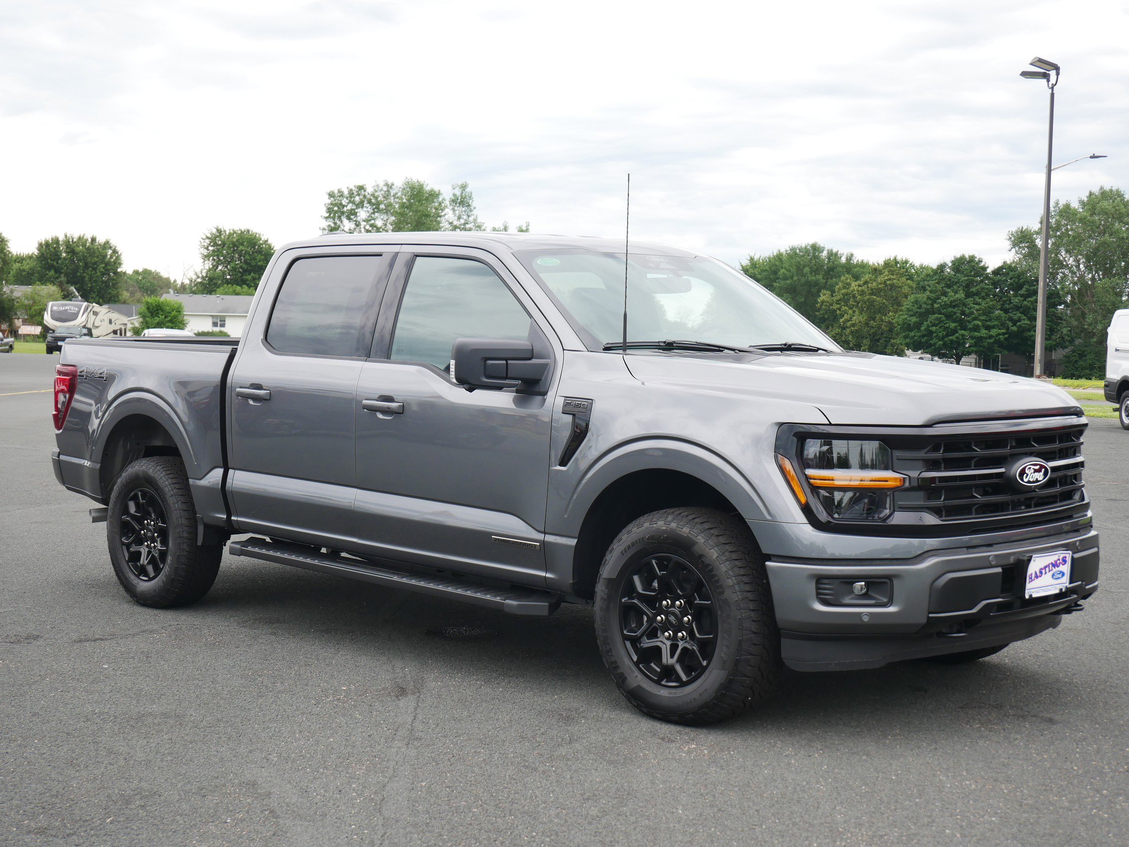 2025 Ford F-150 XLT photo 3