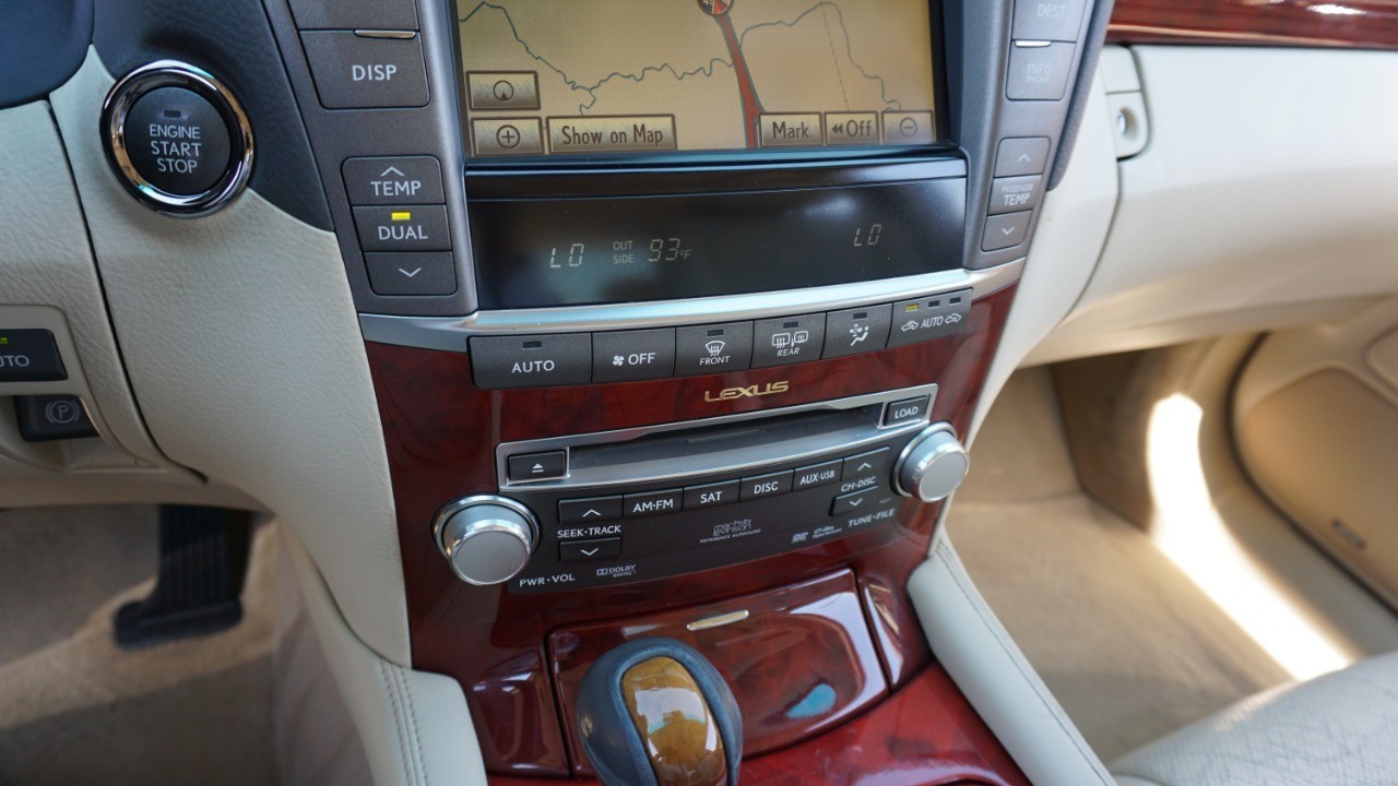 2011 Lexus LS 460 photo 17