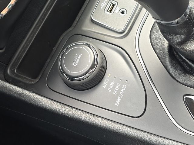 2022 Jeep Cherokee Latitude Lux photo 34
