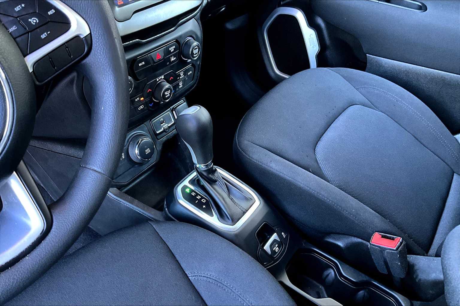 2021 Jeep Renegade Sport photo 14