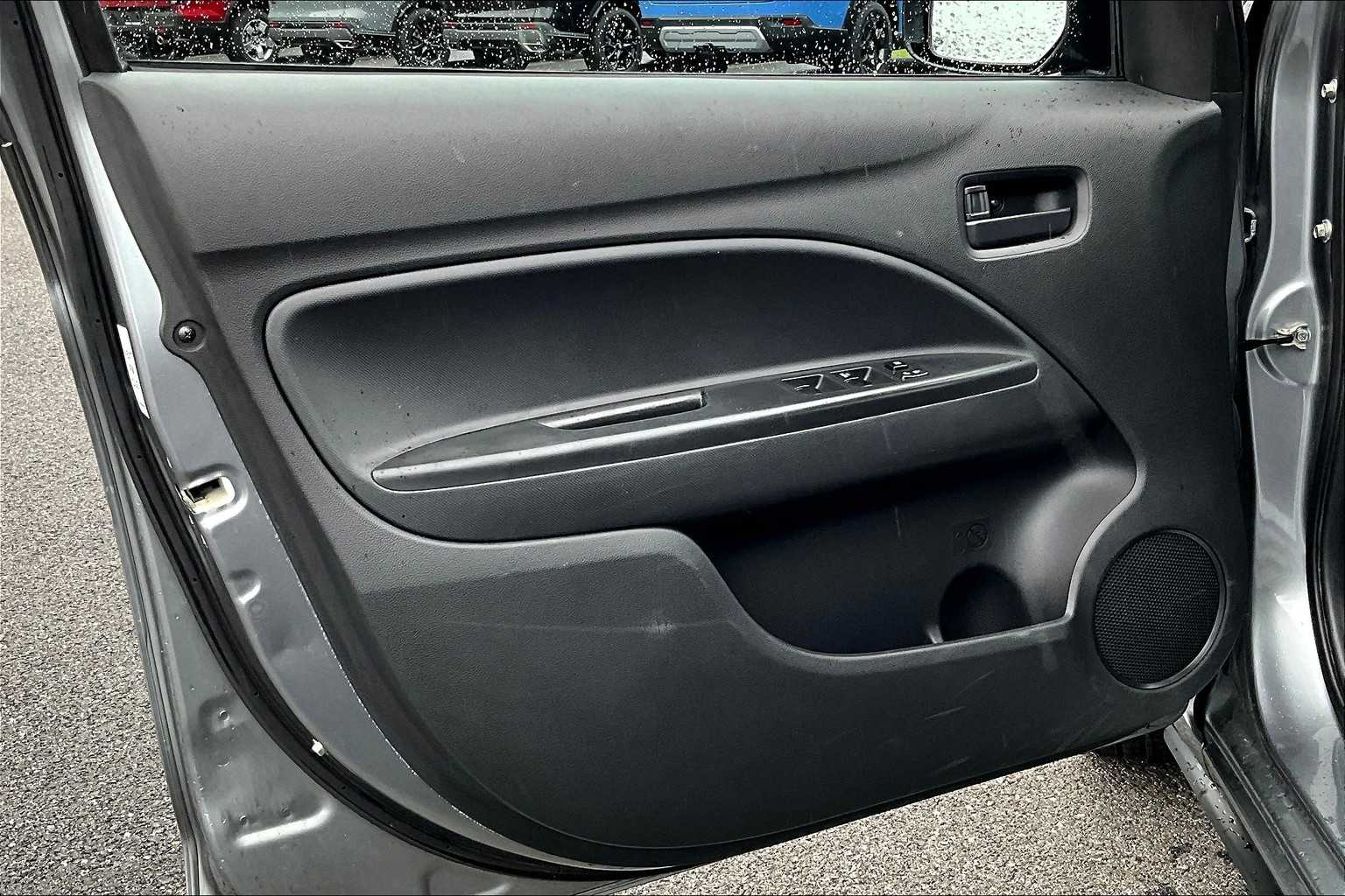 2022 Mitsubishi Mirage ES photo 20
