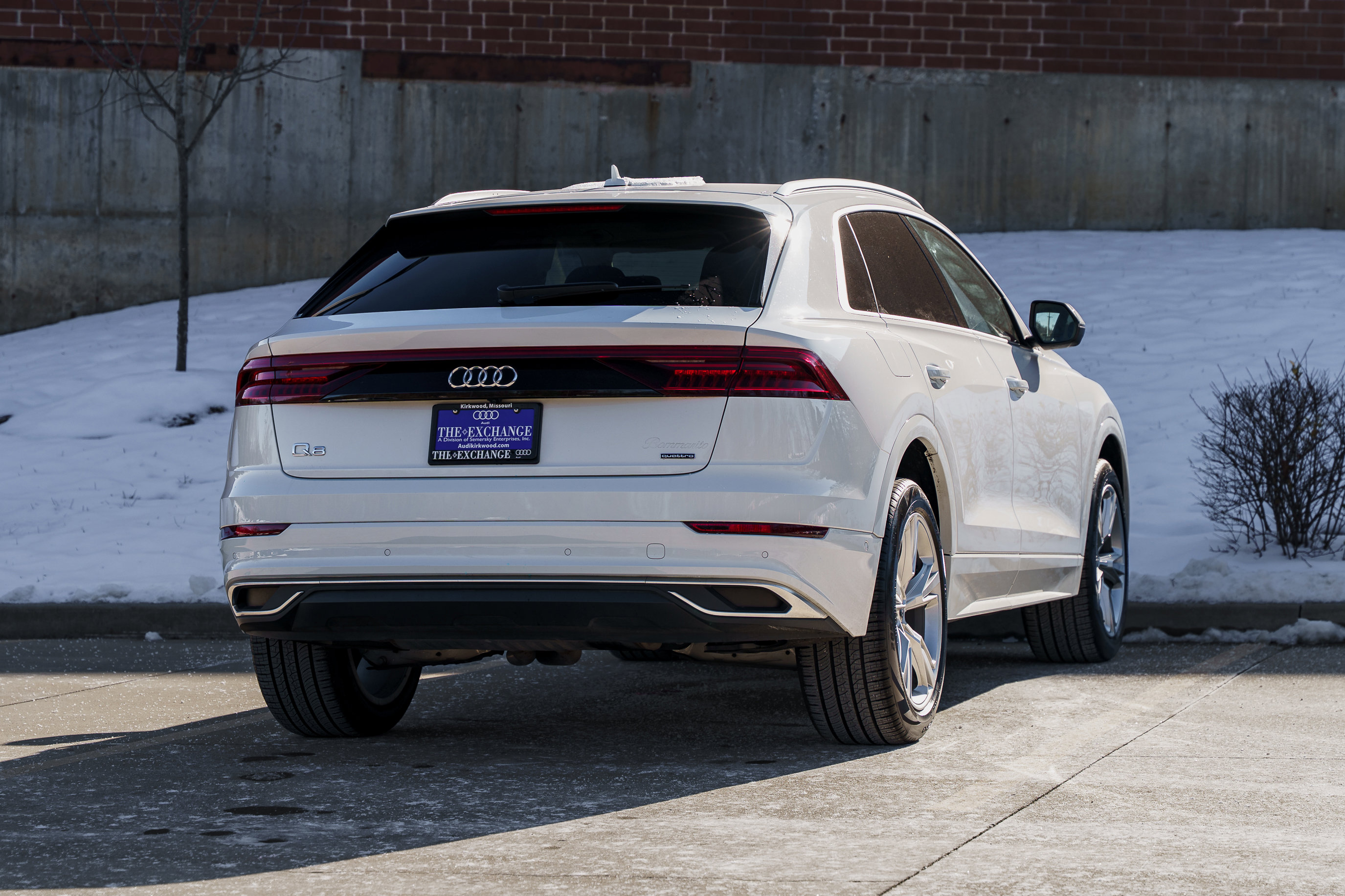 2023 Audi Q8 Premium photo 4