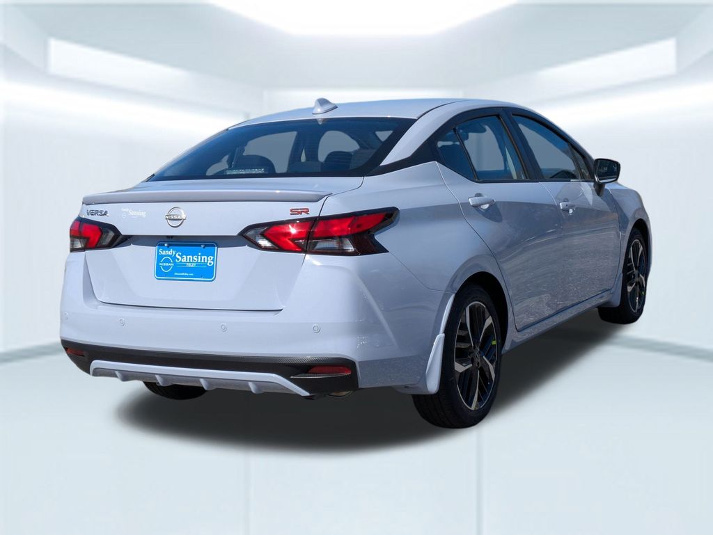 2025 Nissan Versa SR photo 4