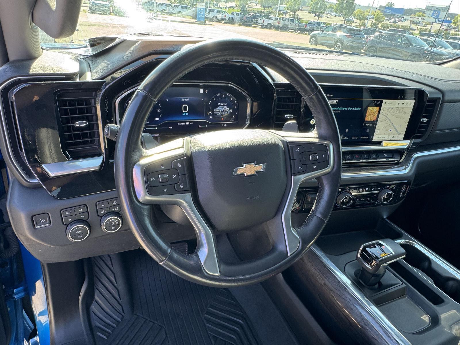 2022 Chevrolet Silverado 1500 LTZ photo 2