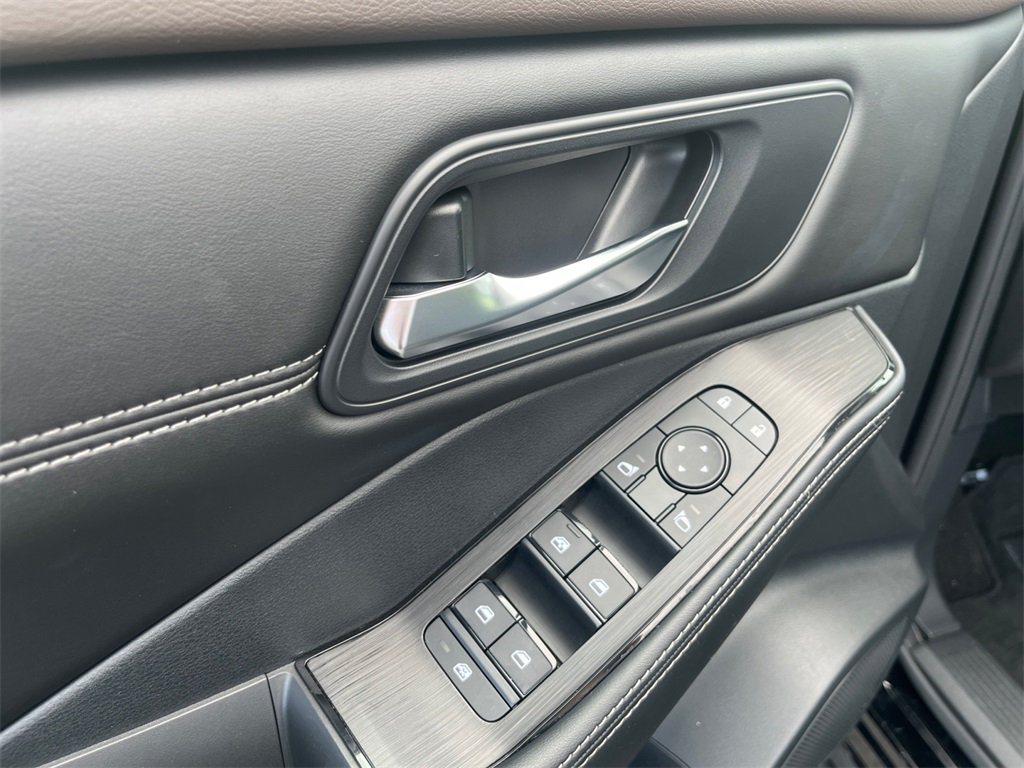 2023 Nissan Rogue SV photo 10