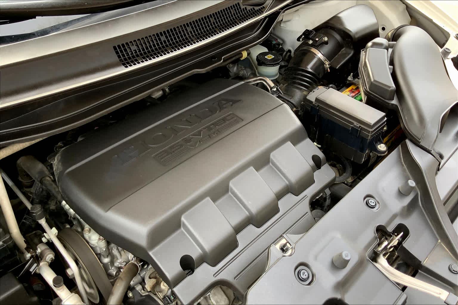 2015 Honda Odyssey Touring Elite photo 28
