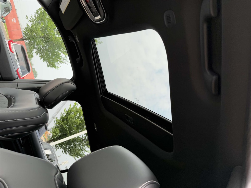 2025 Jeep Grand Cherokee Altitude X photo 9