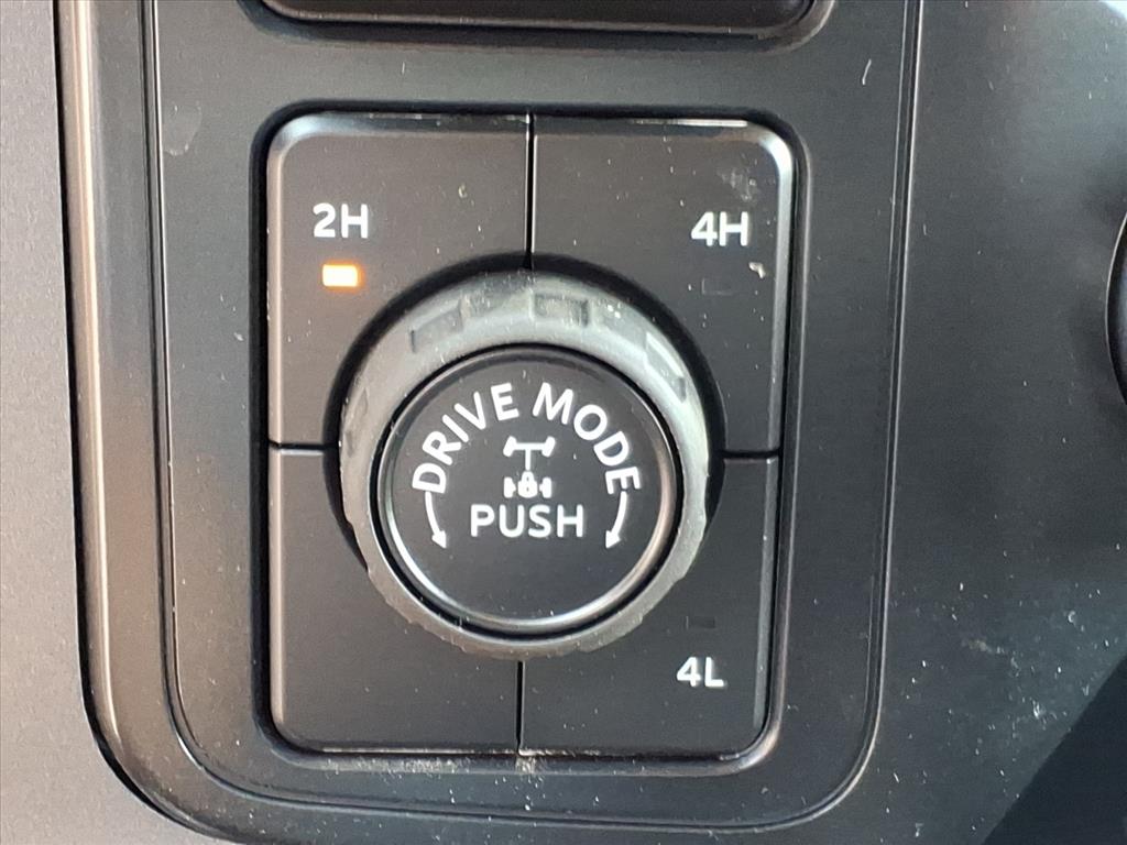 2025 Ford F-150 XLT photo 3