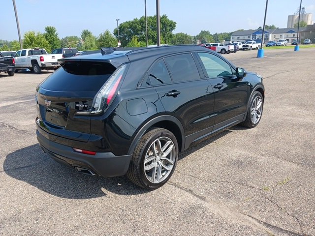 2019 Cadillac XT4 Sport photo 2
