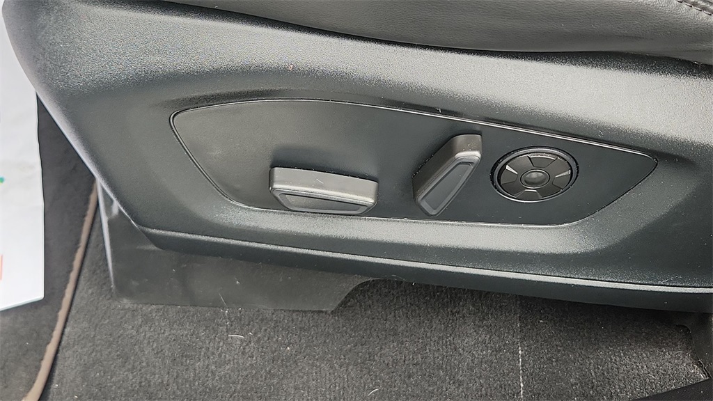 2021 Ford Explorer Platinum photo 11
