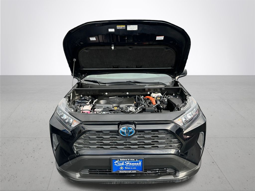2020 Toyota RAV4 Hybrid LE photo 3