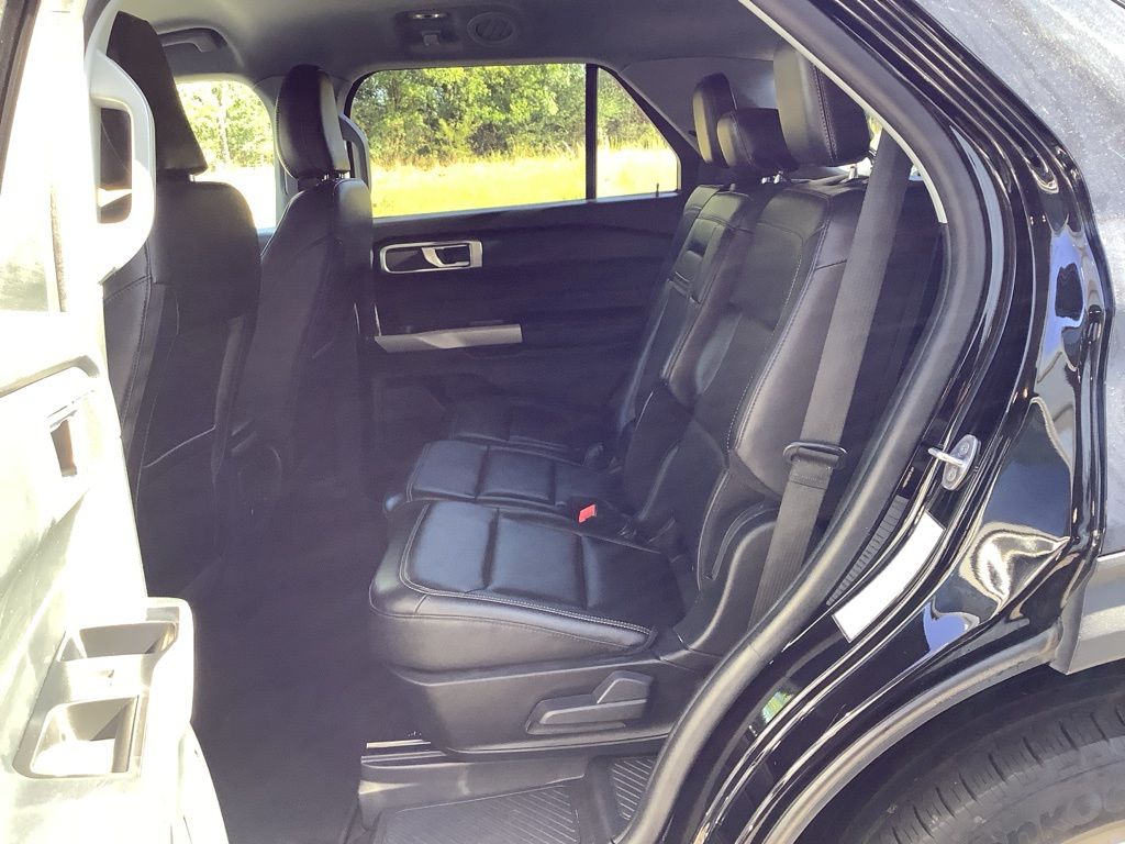 2024 Ford Explorer XLT photo 28