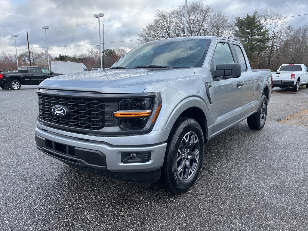 2025 Ford F-150 STX's photo