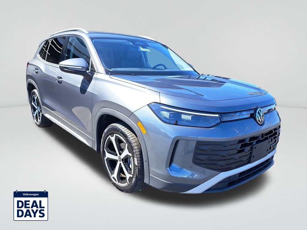 2025 Volkswagen Tiguan SE photo 3