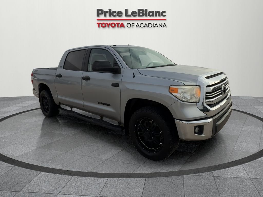 2017 Toyota Tundra SR5's photo