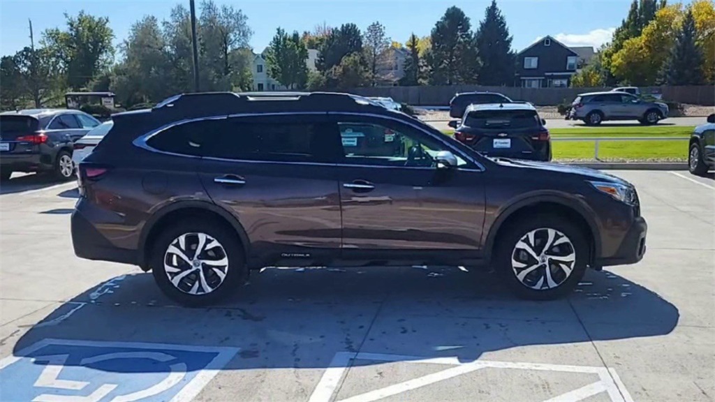 2021 Subaru Outback Touring photo 2
