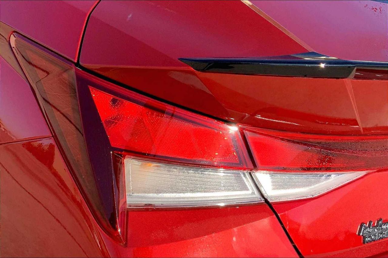 2025 Hyundai Elantra SEL Sport photo 14