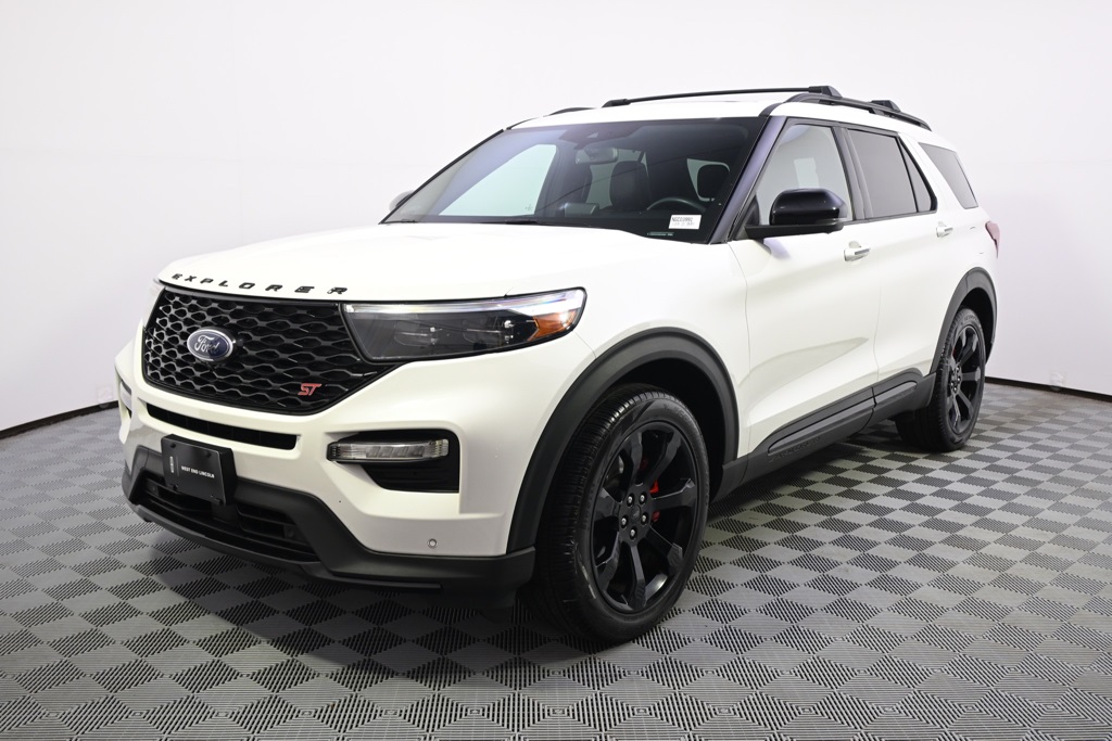 2022 Ford Explorer ST's photo