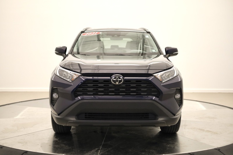 2021 Toyota RAV4 XLE Premium photo 4