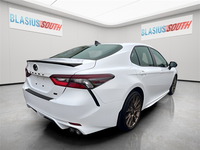 2024 Toyota Camry SE photo 3