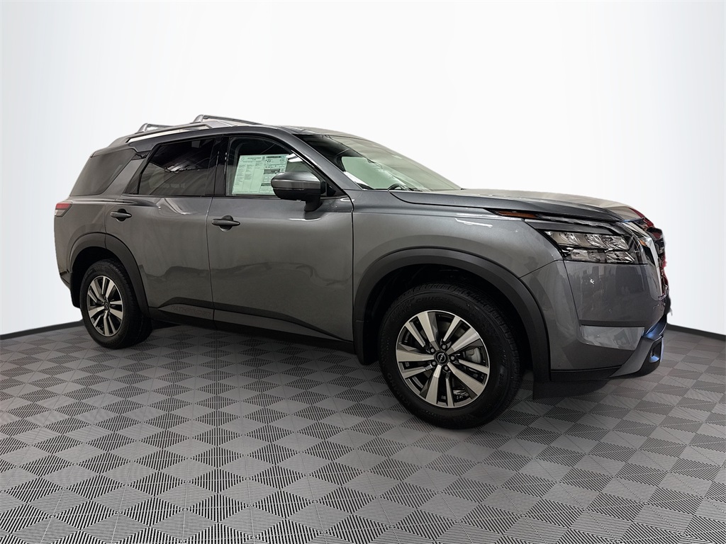 2025 Nissan Pathfinder SL photo 2