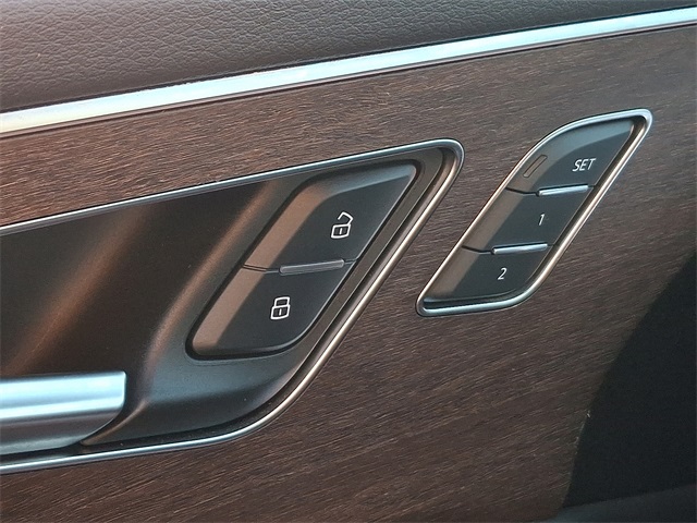 2024 Audi Q8 55 Premium Plus photo 31