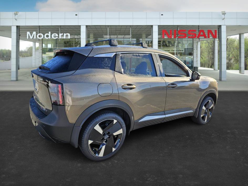 2026 Nissan Kicks SR photo 4
