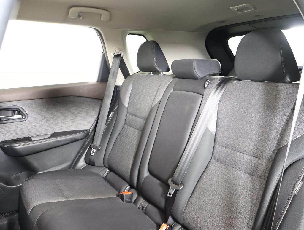2023 Nissan Rogue SV photo 12