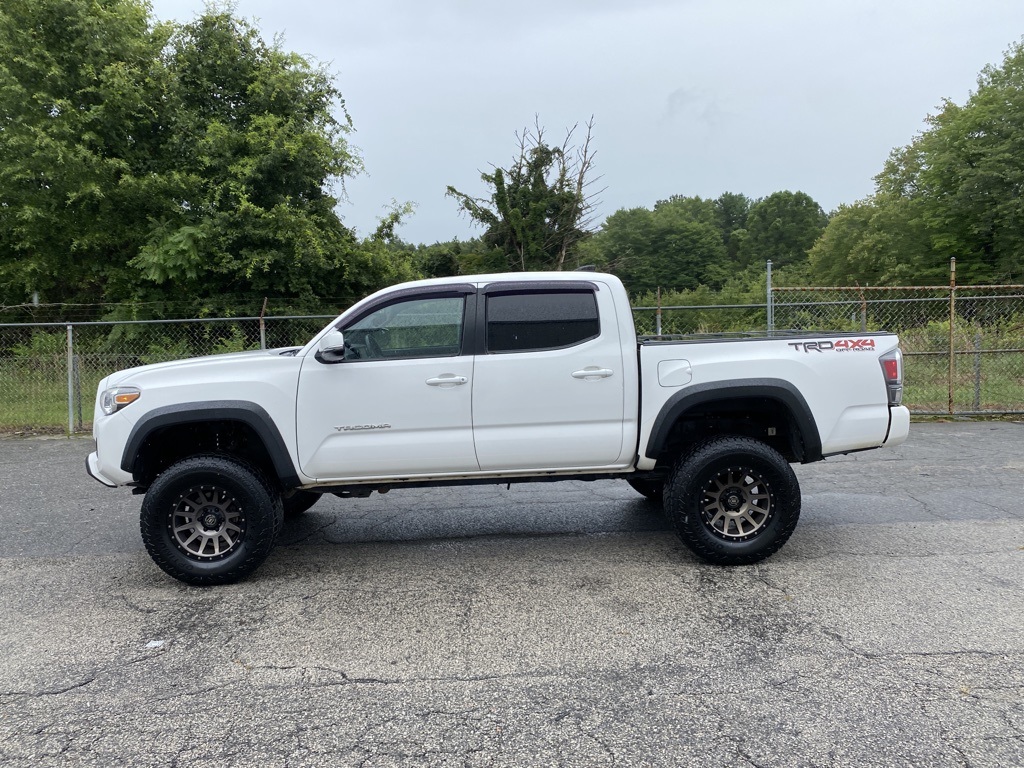 2020 Toyota Tacoma TRD Off-Road photo 5