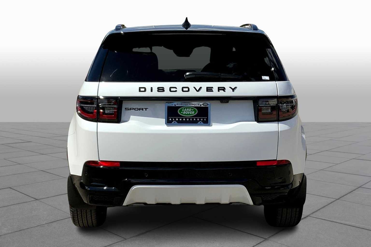 2025 Land Rover Discovery Sport Dynamic SE photo 4