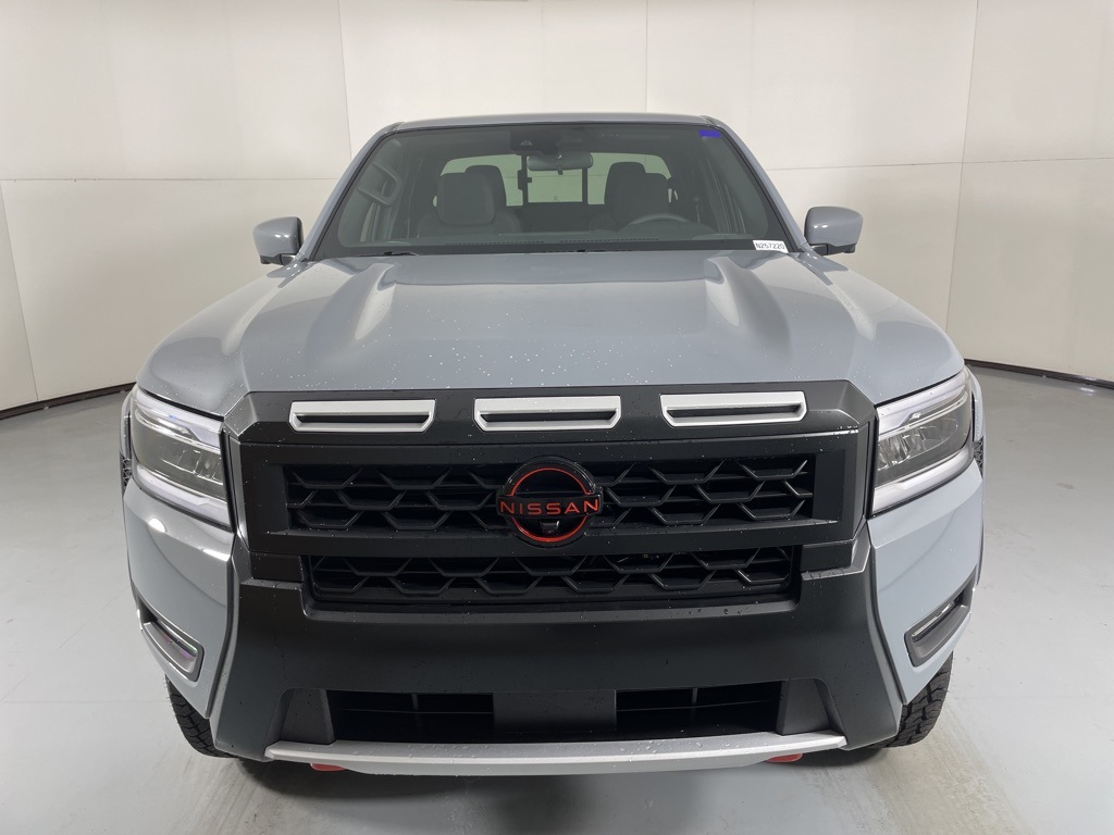 2025 Nissan Frontier PRO-4X photo 2
