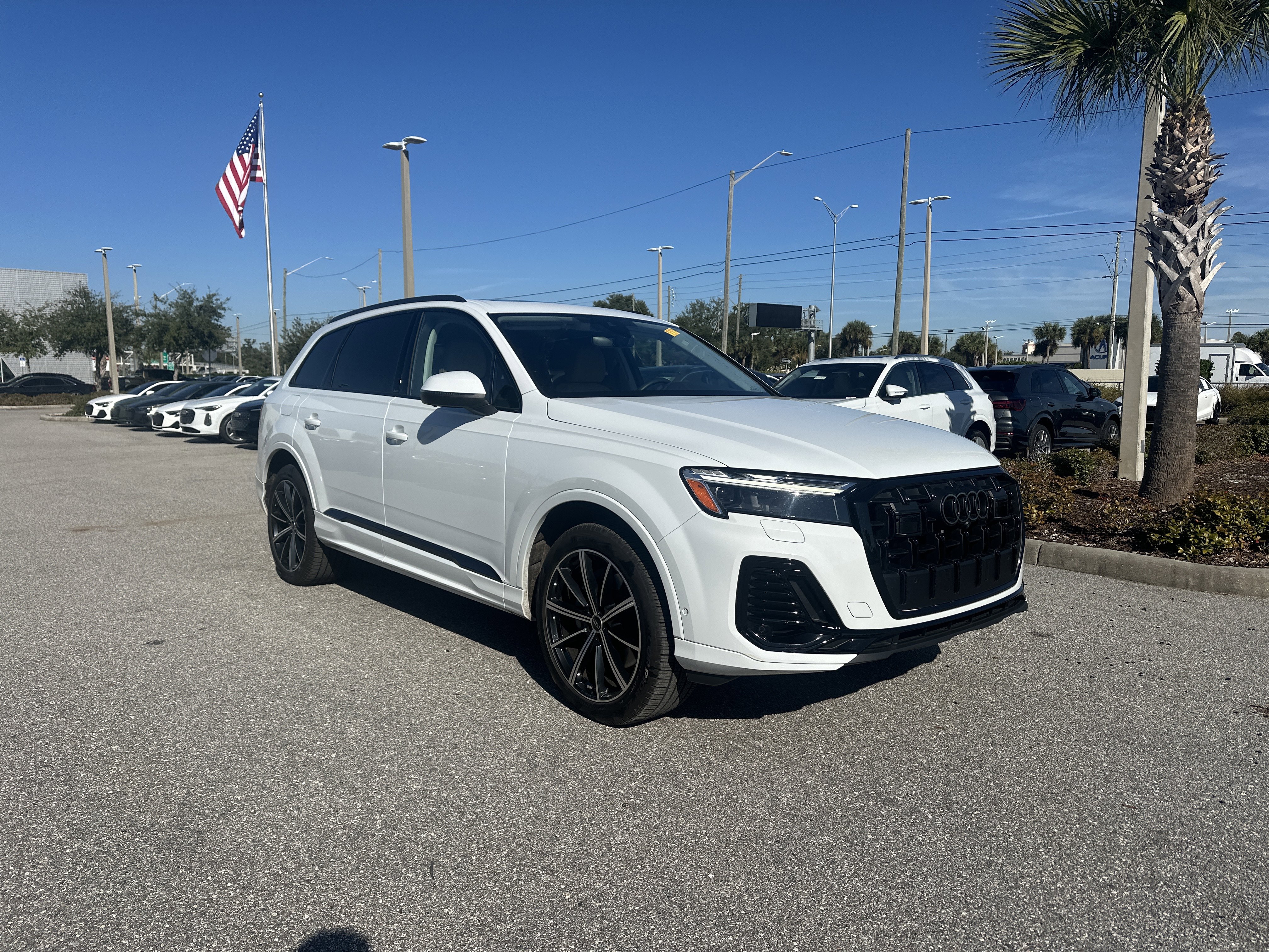 2025 Audi Q7 Premium Plus's photo