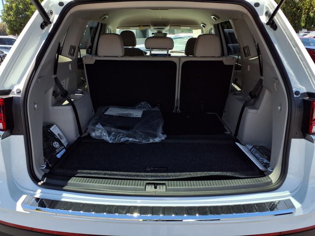 2025 Volkswagen Atlas SE photo 6