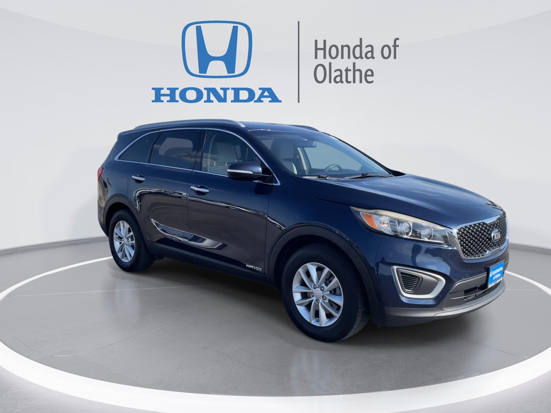 Used 2017 Kia Sorento LX with VIN 5XYPGDA50HG322087 for sale in Kansas City