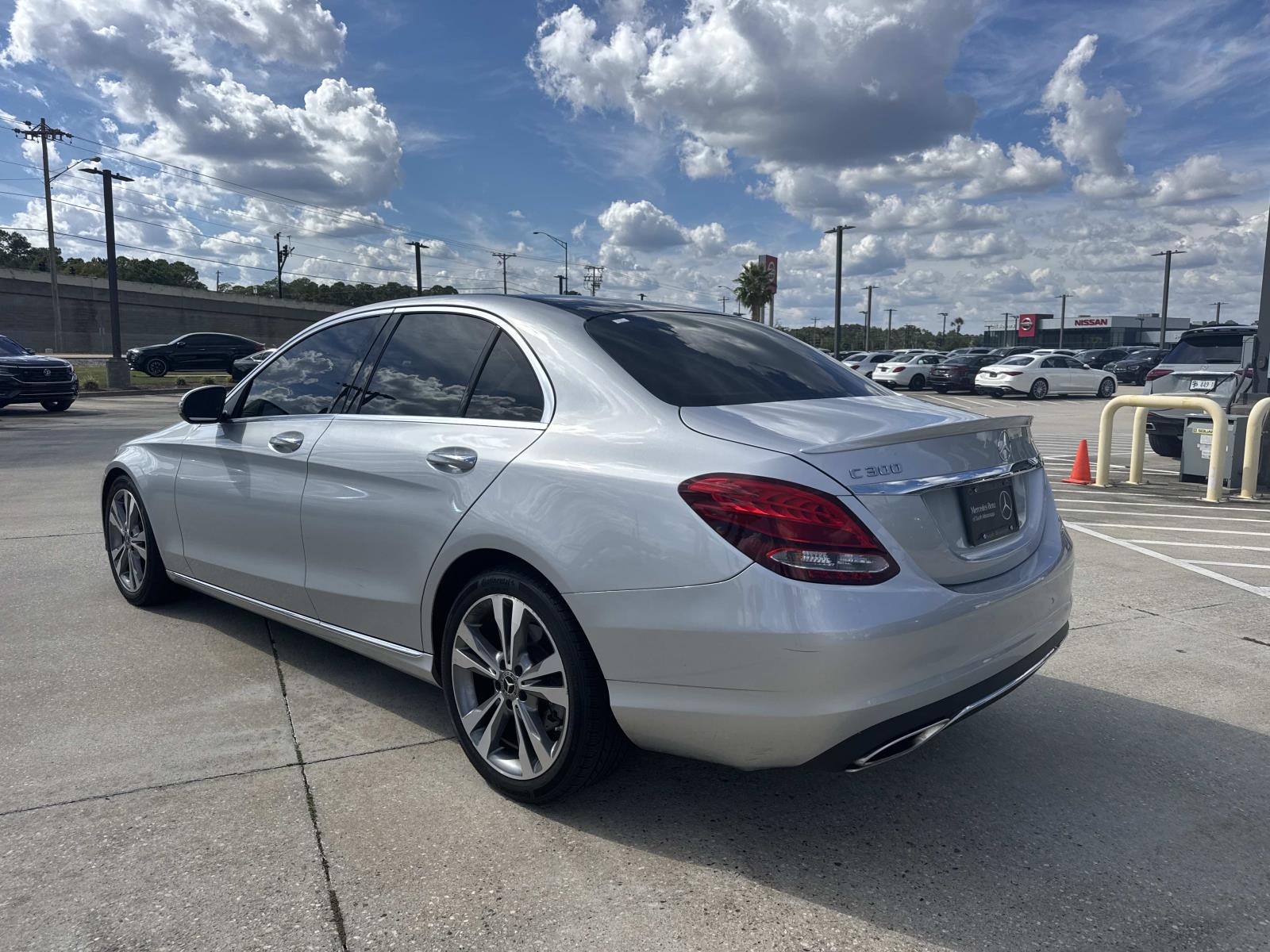 2017 Mercedes Benz C 300 photo 6