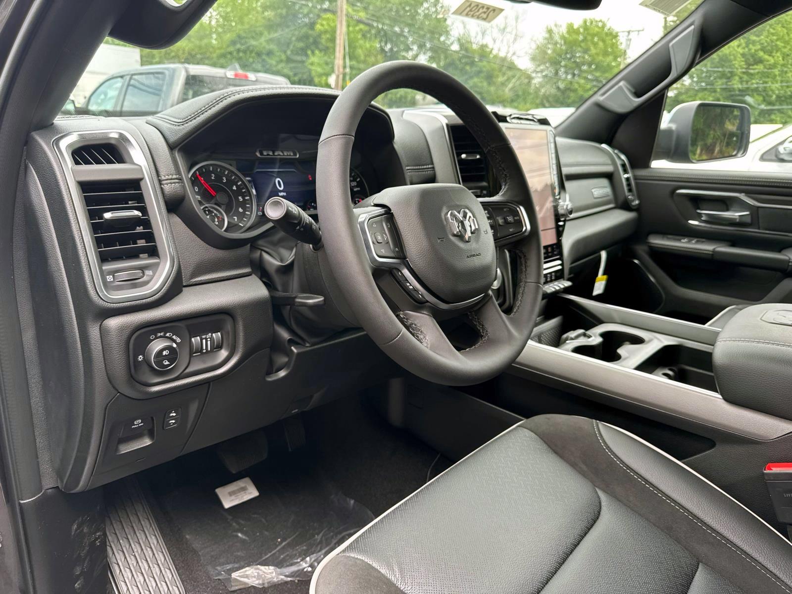 2025 Ram 1500 Laramie photo 13
