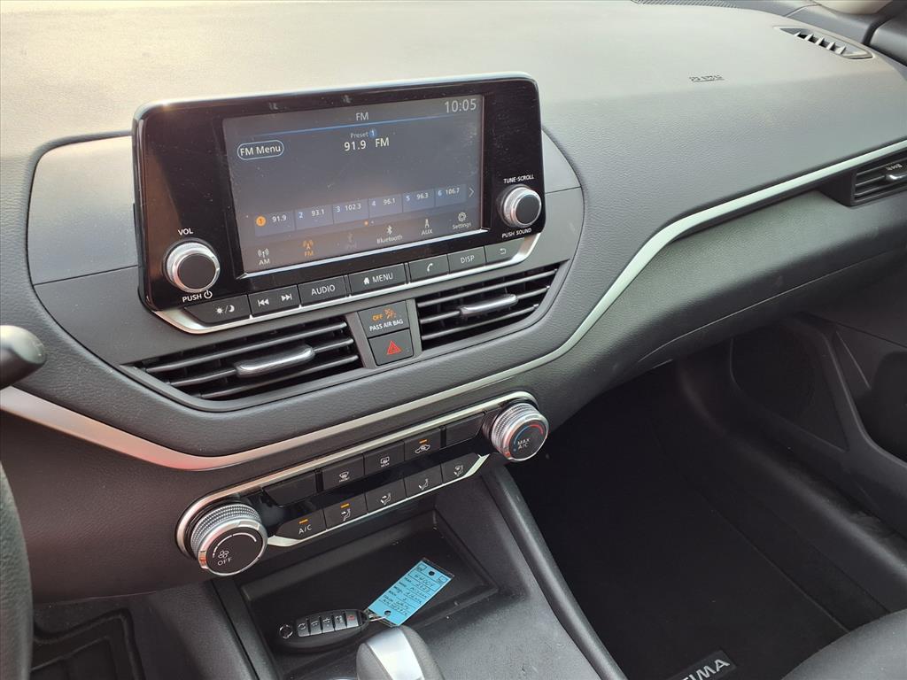 2022 Nissan Altima 2.5 S photo 6