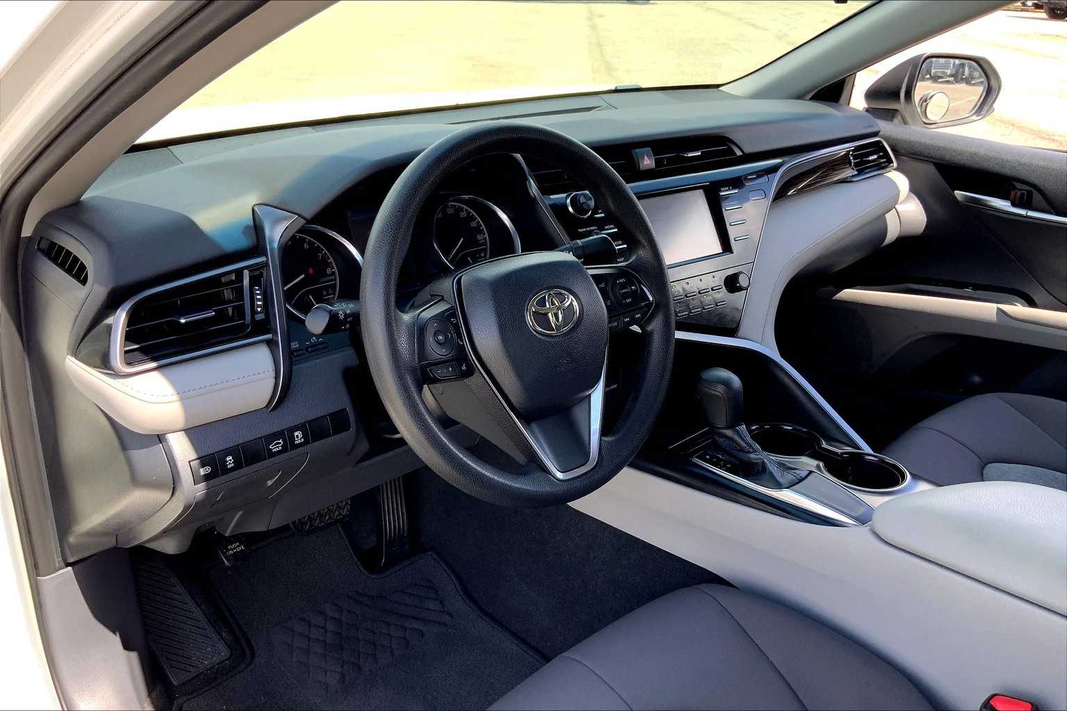 2019 Toyota Camry LE photo 15