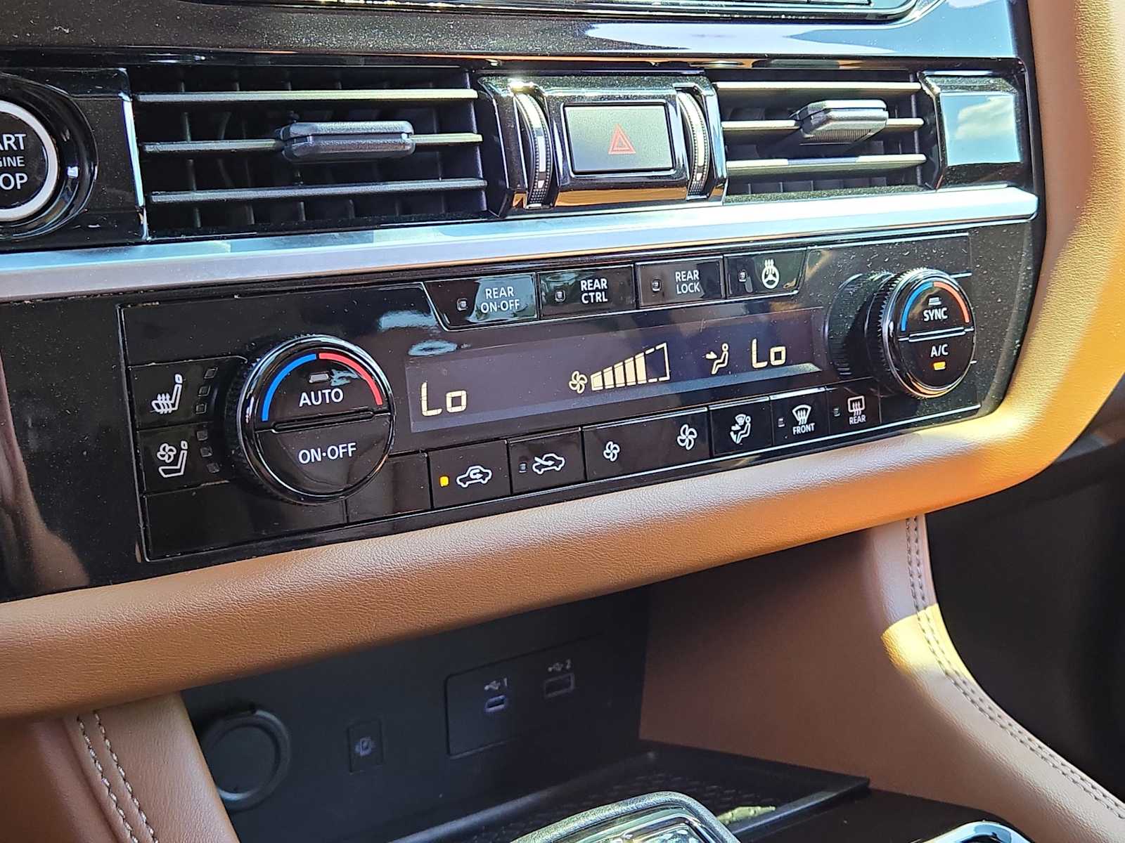 2024 Nissan Pathfinder Platinum photo 31