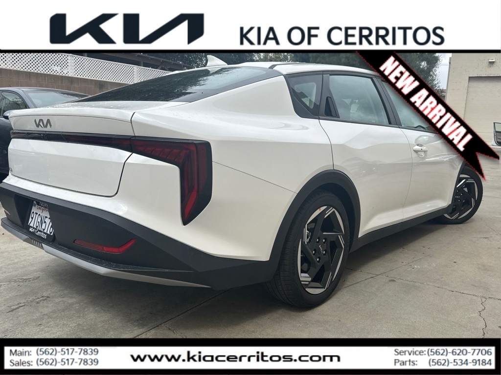 2025 Kia K4 EX photo 3