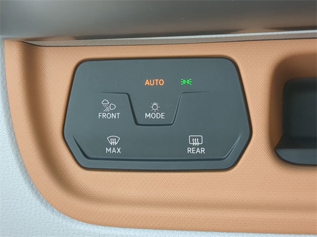 2025 Volkswagen ID. Buzz Pro Plus photo 23