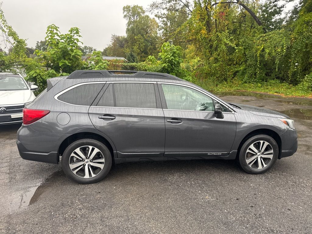 2018 Subaru Outback 3.6R Limited photo 4