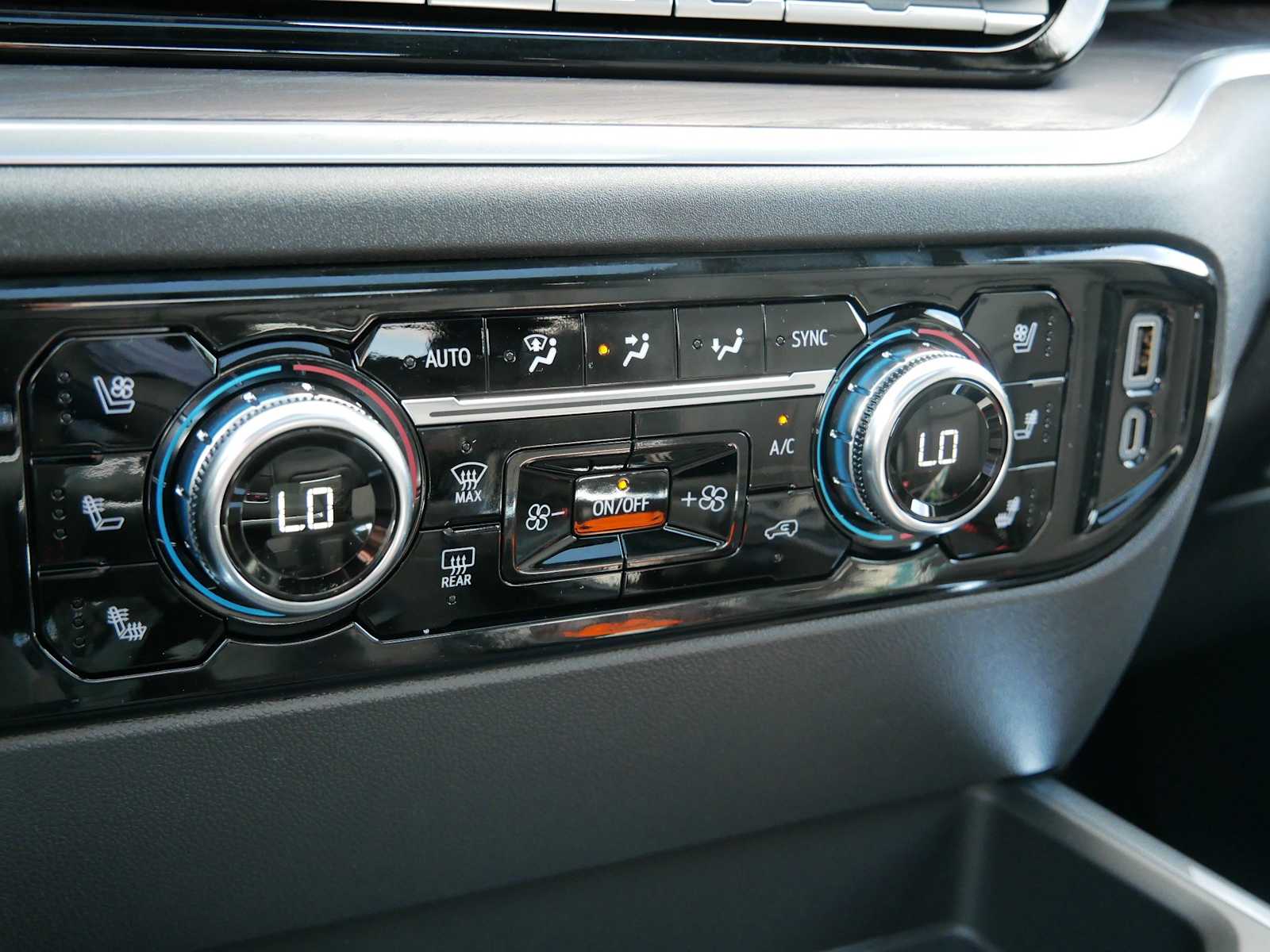 2026 Gmc Sierra 1500 SLT photo 19