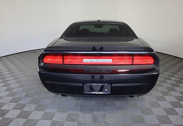 2014 Dodge Challenger R/T photo 5