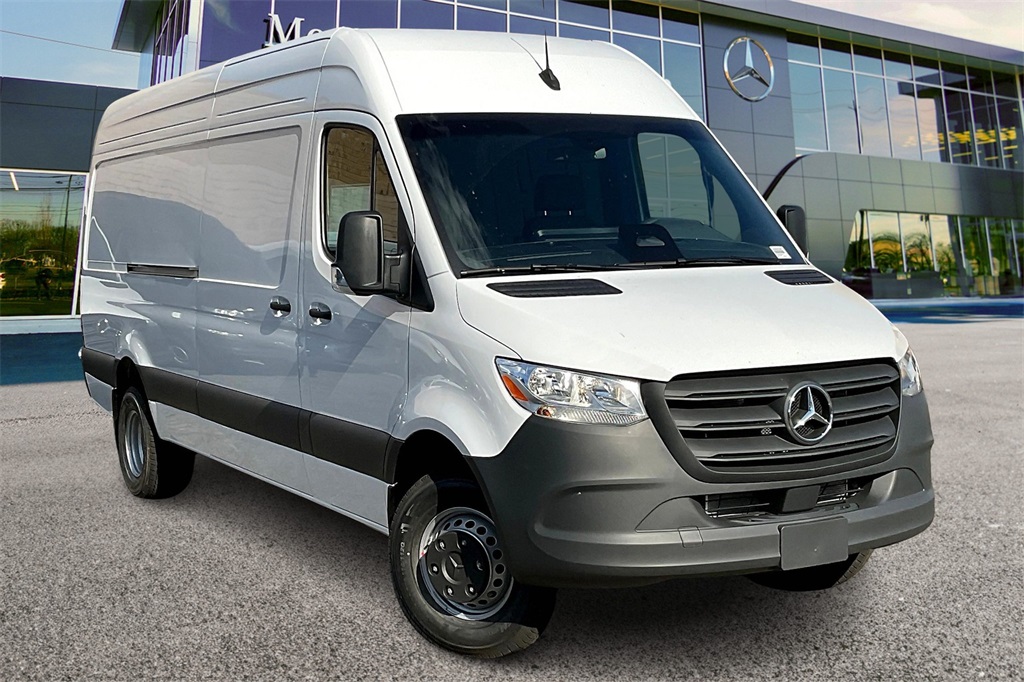 2025 Mercedes-Benz Sprinter Cargo Van Base's photo