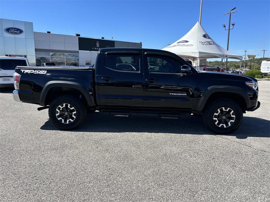 2020 Toyota Tacoma TRD Off-Road photo 3