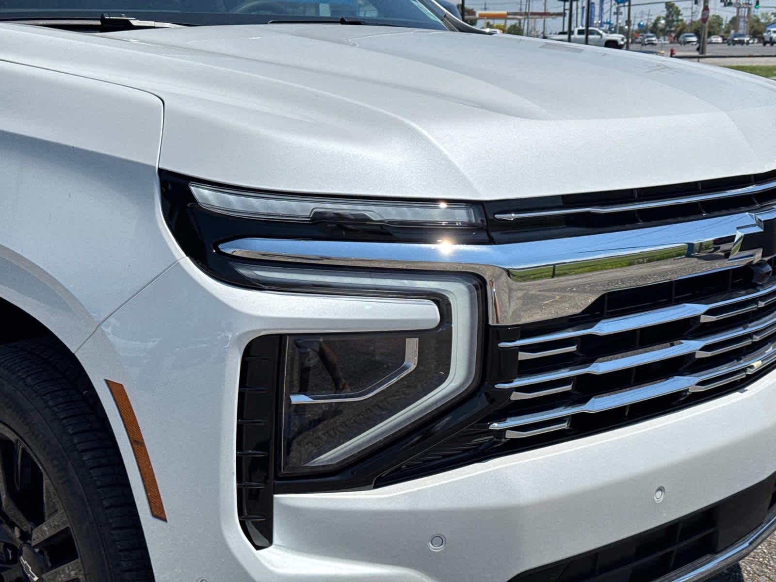 2025 Chevrolet Suburban Premier photo 4