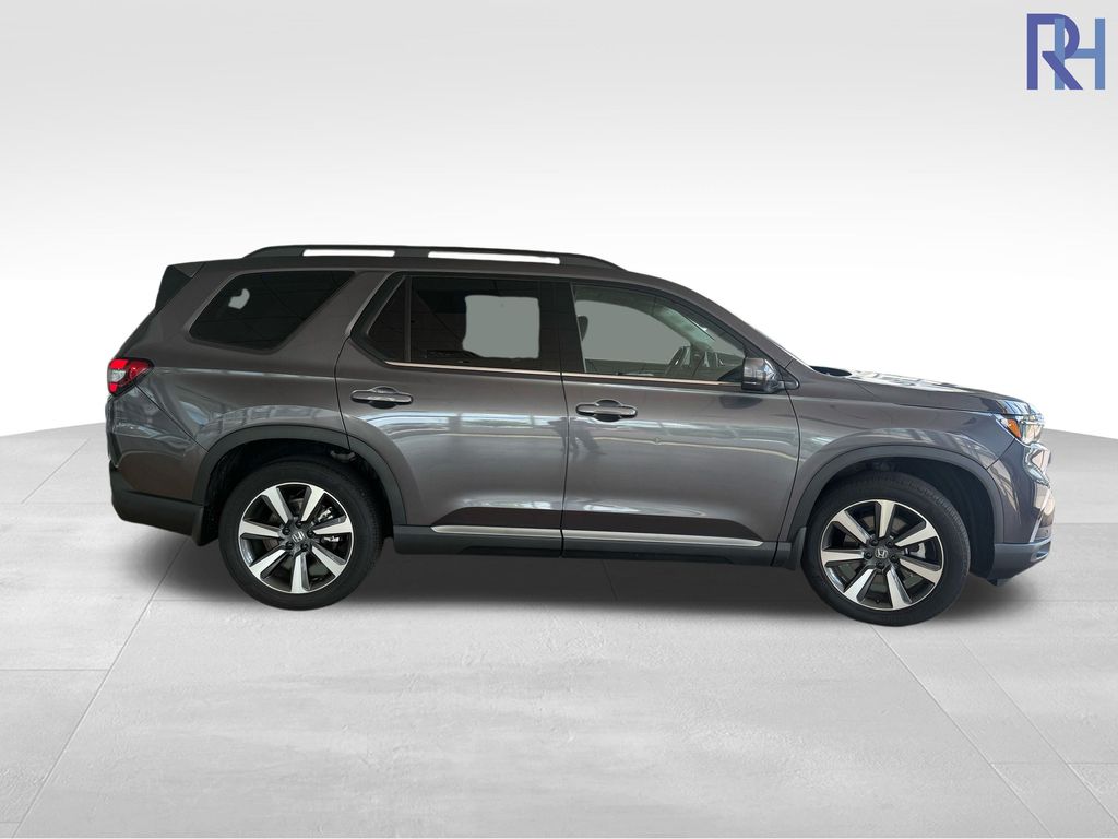 Used 2025 Honda Pilot Touring with VIN 5FNYG1H74SB038843 for sale in Coon Rapids, Minnesota