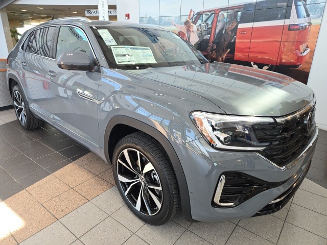 2025 Volkswagen Atlas Cross Sport SEL Premium R-Line photo 2