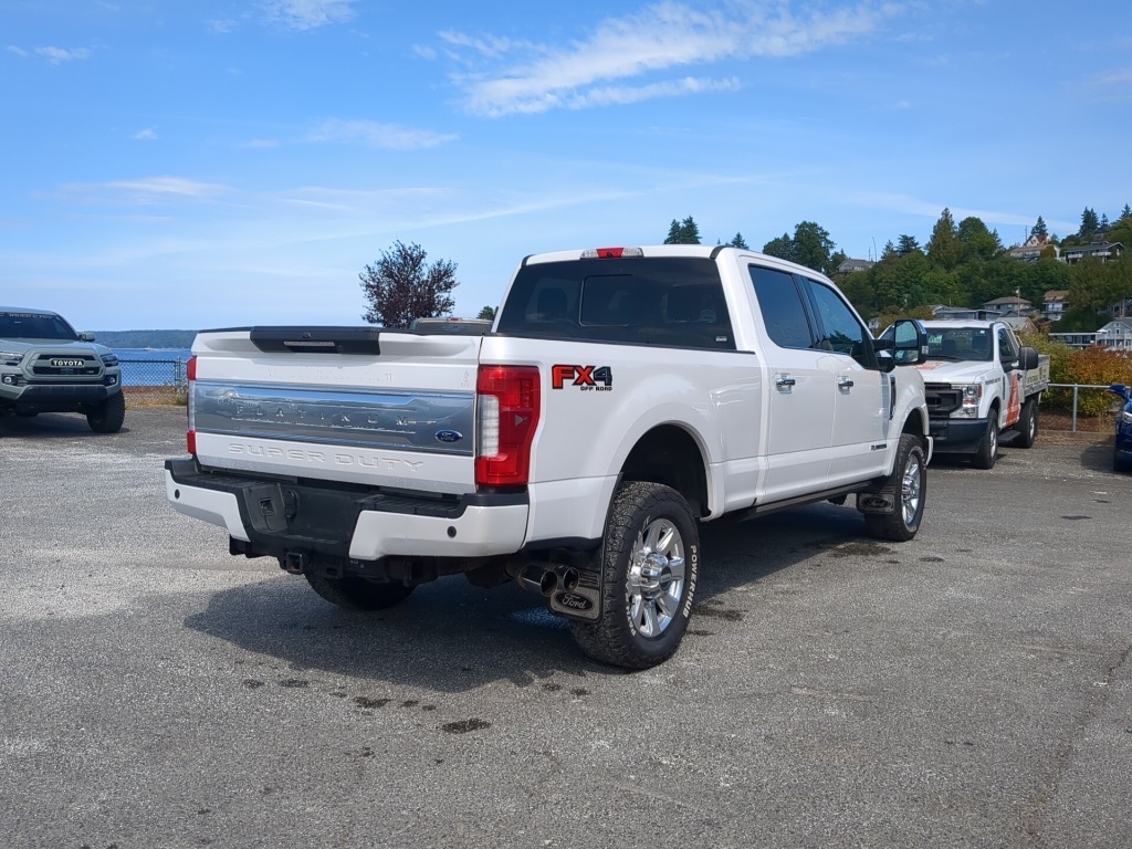 2017 Ford F-350 Platinum photo 22